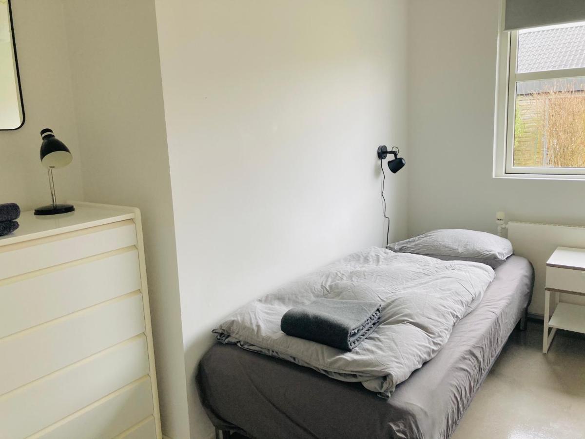 Villa Med Private Vaerelser Delt Badevaerelse/Kokken, Viby Sj. Esterno foto